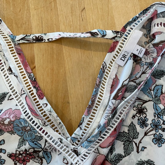 DR2 floral tank (M) - Picture 2 of 4